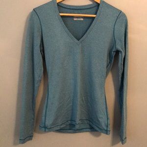 UA fitted light blue V Neck